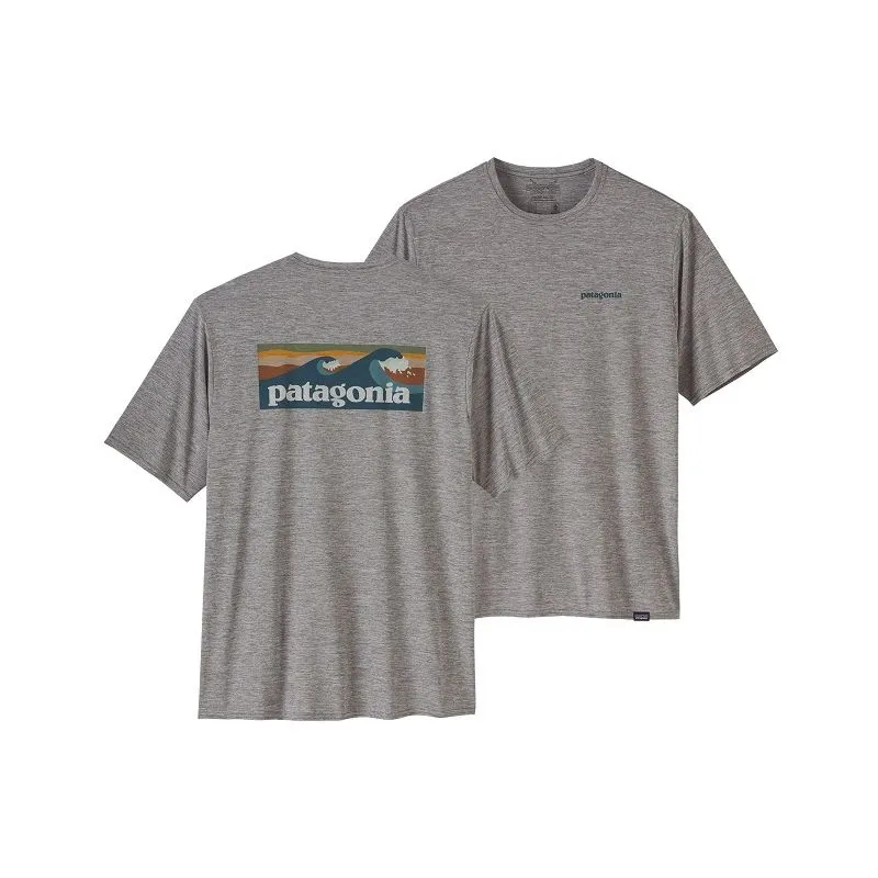 Camiseta de senderismo Patagonia M's Cap Cool Daily Graphic Shirt (Boardshort Logo Abalone Blue: Feather Grey) hombre