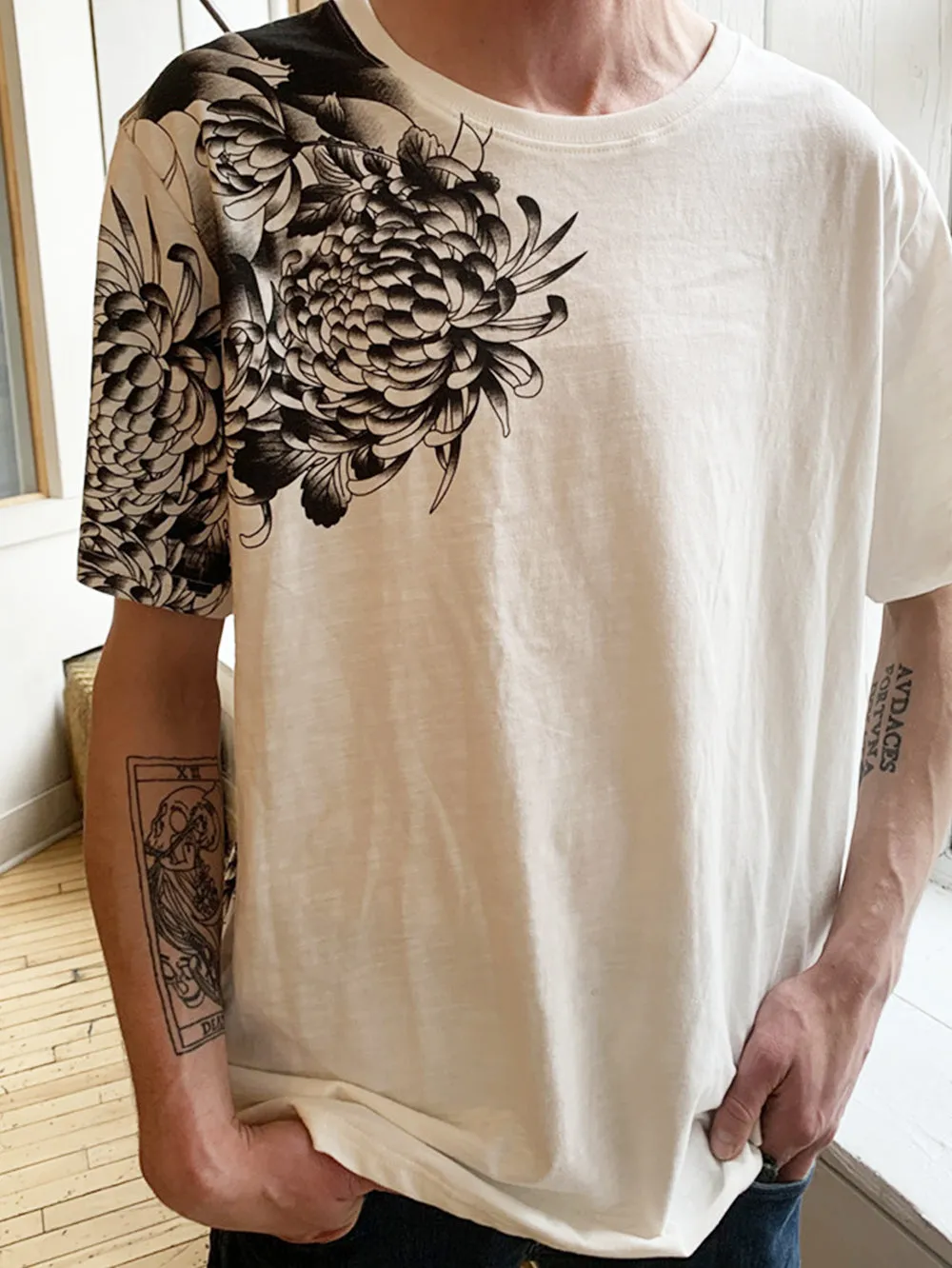 Koi Fish embroidered T-Shirt - White