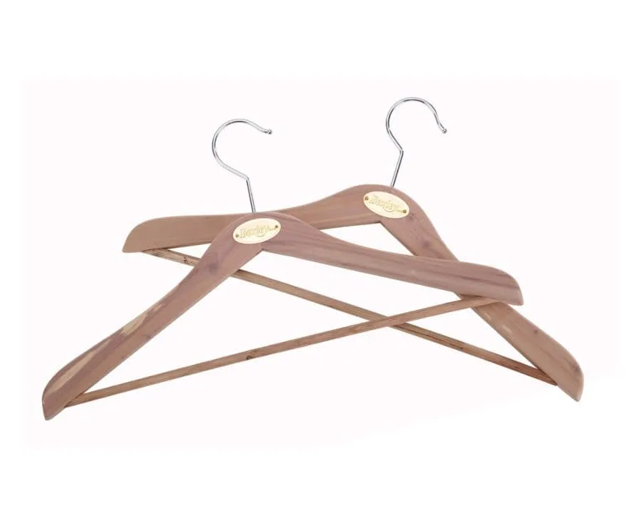 Set of 2 Hangers Red Cedar